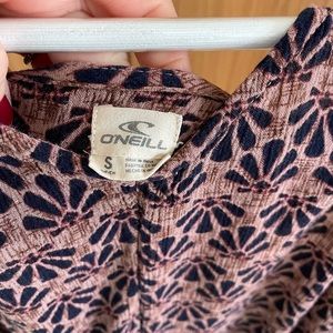 O’Neill cover up, size small